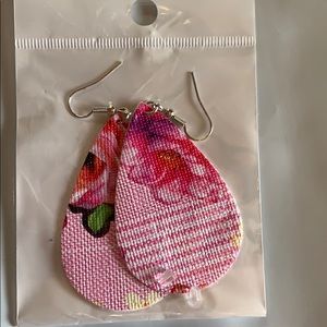 ✨Faux Leather Earring✨